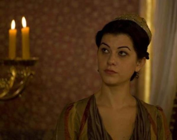 Muhteem Yzyl'n Nifar Kalfa's olarak hafzalarda yer eden Filiz Ahmet, Makedonyal.