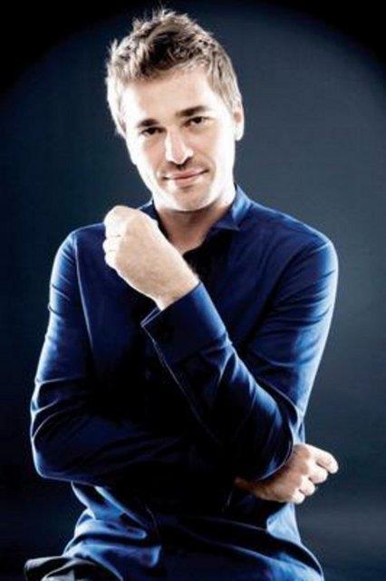 Dzyatan, zmir doumlu.