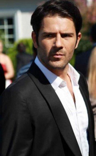 Trkiye'nin ilk dnya gzeli Keriman Halis, aktrn byk halas.