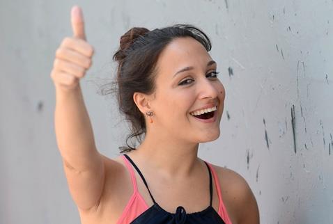 Yalan Dnya ile bir gecede yldz parlayan Gupse zay zmir doumlu.