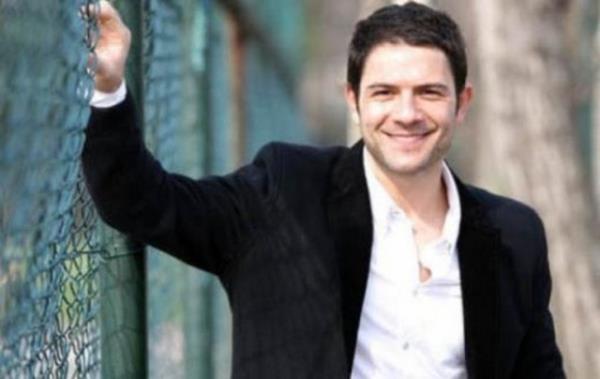 Kenan Ece, 1980'de Dubai'de dodu.