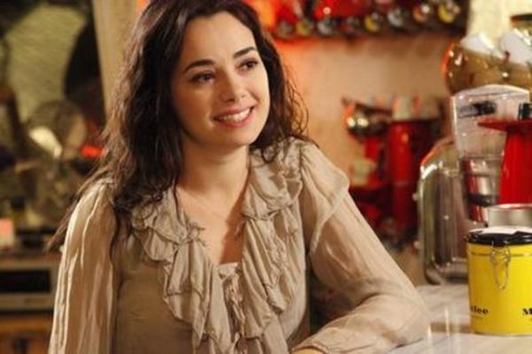 Bu sezon Merhamet dizisinde oynayan zg Namal.