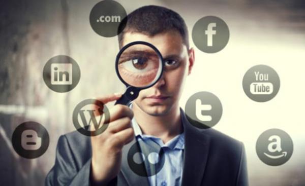 - Herhangi bir sebeple iten karlmsanz eski iyeriniz hakknda olumsuz konumaktan kann. Yeni i araynzda sosyal medyada sarf ettiiniz yorumlar aleyhinizde delil olarak kullanlacaktr.    <br>- irketinizle ilgili proje ve toplant detaylar gibi zel bilgileri Facebook, Twitter, LinkedIn&#8217;de paylamayn. irketin gizli saylabilecek bilgilerini sosyal mecralarda paylamayn.