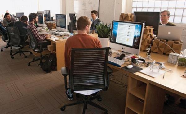 Paylamlarnz iten atlmanza neden olabilir  <br>  alanlar tarafndan doru ve etkin kullanlan sosyal medya irketlerin rn ve hizmetlerine ilgiyi arttrr ve markay geni kitlelerle buluturur. Tketiciler ve potansiyel mterilerle ilgili bilgi edinmeyi ve hzl bir ekilde hedef kitleyle iletiim kurulmasn salar.