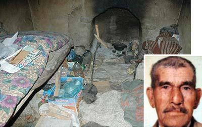 Mehmet Sarolu Denizli&#8217;nin Sarayky ilesine bal Trkaz kynde yaayan Mehmet Sarolu, bundan 40 yl nce bir Milli Piyango biletinden byk ikramiyi kazanm. Bir anda zengin olan Sarolu, hi evlenmemi, kynde kendisine gzel bir ev yaptrm. Zamanla paras kalmaynca komular ona bakmaya balam. Devletten ald yallk maayla geimini srdren Sarolu&#8217;nun evi yannca kyller aralarnda topladklar parayla evini tamir ettirmiler. 40 yl nce byk ikramiyeyi kazanan Sarolu barakasnda donarak lm. Bir zamanlarn byk ikramiye talihlisinin ban koyduu yastnn altndan ise eski piyango biletleri ve listesi kt.