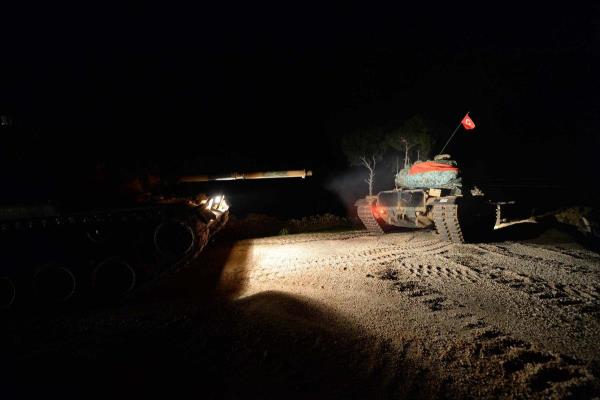 Suriye'nin Halep kenti snrlar ierisindeki Karakozak kynde bulunan Sleyman ah Trbesi'ndeki askerlerin tahliyesi iin askeri operasyon dzenlendi.