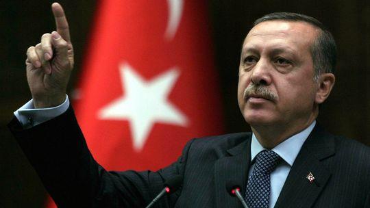 Cumhurbakan Recep Tayyip Erdoan, Babakanl dneminde, 25 Mart 2014 tarihinde, Suriye snr iinde yer alan Trkiye`nin toprak paras Sleyman ah Trbesi`ne kar bir saldr olmas halinde gerei neyse onun yaplacan belirtti.