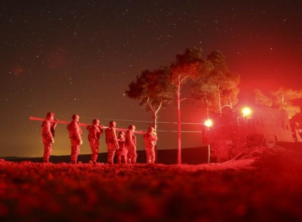 Trkiye pazar sabahna Sleyman ah Sayg Karakolu`na dzenlenen tahliye operasyonuyla uyand.