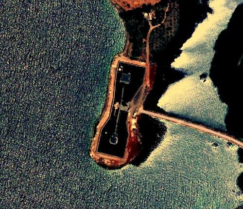 Sleyman ah Trbesi ile Sleyman ah Sayg Karakolu ve bulunduu alan Suriye`nin Halep ilinin Karakozak Ky snrlar ierisinde bulunan ve Trkiye`nin kendi snrlar dnda sahip olduu tek toprak parasdr.