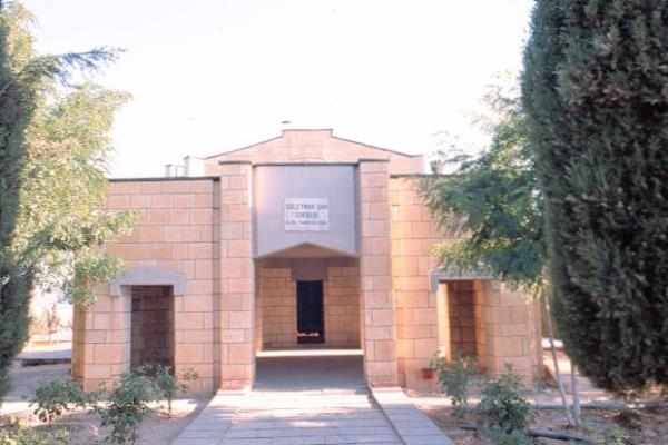 Trbenin muhafazasn salamakla grevli olan Jandarma htiram Ktas`nn ikameti iin 30 Mays 1938 tarihinde modern bir karakol yaptrld.