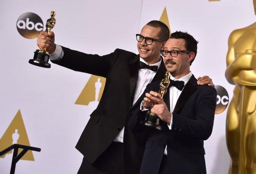 EN Y KISA FLM<br>    The Phone Call (Mat Kirkby, James Lucas)