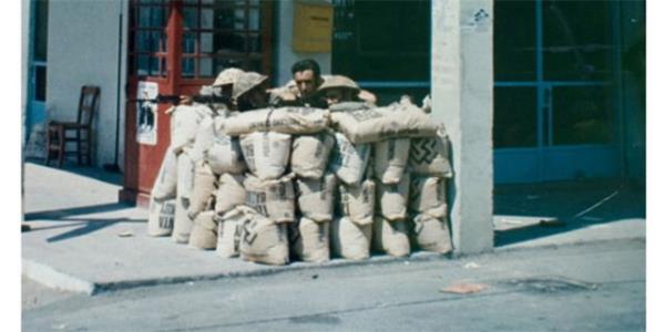 Trkiye Cumhuriyeti tarafndan Babakan Blent Ecevit Kbrs konusunu grmek ve gerekirse ortak mdahale yaplabilmesi iin ngiltere'ye utu...