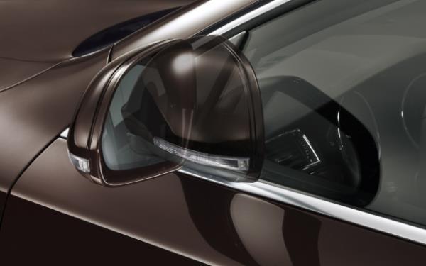 ek retici Skoda'nn "amiral gemisi" olarak tanmlad Superb, nc nesliyle kendisini gsterdi. Cenevre Fuar'nda dnya tantm yaplacak yeni nesil Superb, austos aynda Trkiye'de sata sunulacak.