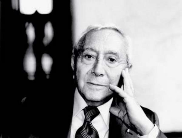 1934 ylnda apka devriminin ilk gnlerinde Hakko, kendine ait ilk maaza olan en apka&#8217;y 1934 ylnda Sultanhamam&#8217;da at.