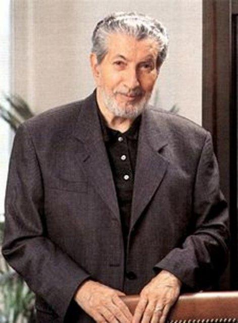 Yldz Holding Sabri lker&#8217;in nce biskvi, ardndan ikolata rnlerine verdii ve bytt &#8216;lker&#8217; markas ile bilinen iinin salam kkleri zerinde ykseldi.