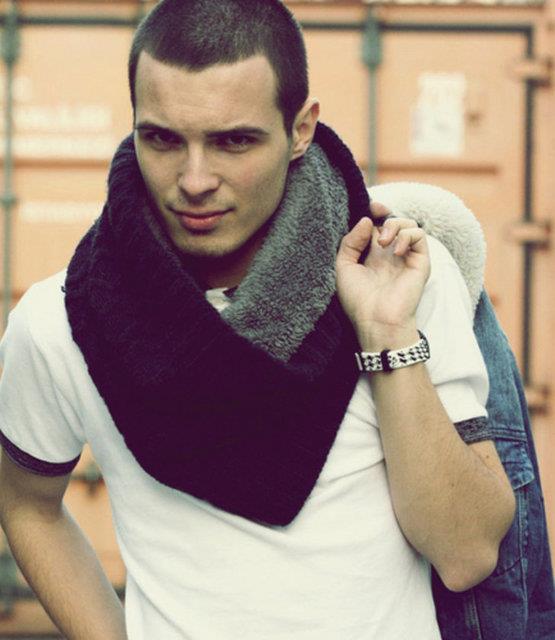 Ynetme gc olan, insanlar kolayca etkileyebilen iyi bir oyuncu (sanat), kendini ifade etmesini bilen. Hayatn gzel yanlarnn tadn karmasn bilen isteklerini gerekletirme gcne sahip renkli bir kii.