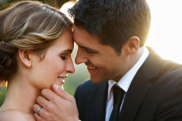 Karsndaki kiiyi kolaylkla etkileyebilen, ruhunun derinliklerine inebilen kendini gvende hissetmediinde tepkisel davranabilen.