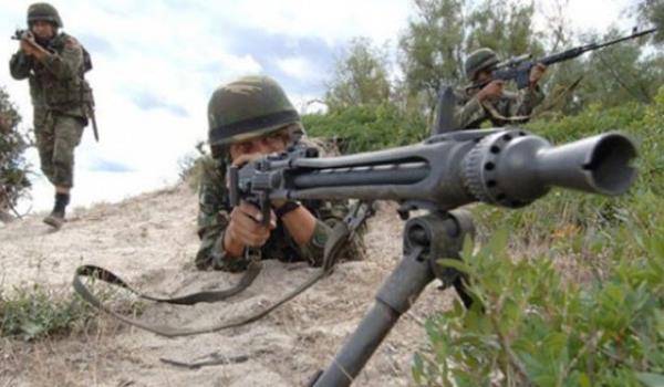 TBMM&#8217;de kabul edilen son yasayla, bedelli askerlik uygulamasyla birlikte &#8216;zorunlu askerlik&#8217; prensibinde devrim niteliinde bir dzenlemeye daha gidildi. Henz askerlik hizmetini yerine getirmemi ykmllerin de TSK&#8217;ya dorudan &#8216;szlemeli er&#8217; olarak katlabilmelerinin n ald. Bylece &#8216;zorunlu askerlik&#8217; sisteminden &#8216;maal profesyonel askerlik&#8217; sistemine geite en byk adm atlm oldu.