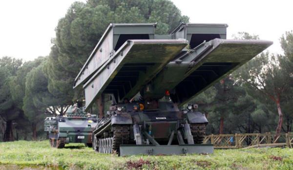 &#8216;MLL&#8217; SLAH GC  <br>  TSK&#8217;nn gelecee ynelik temel hedefi, beka kabiliyeti ve muharebe gc yksek, teknoloji, bilgi ve eitim stnlne sahip, her ortam ve artta grev yapabilen, personeli eitimli bir ordu. Azami lde milli sanayiye dayanan silah gc ve d unsurlara baml olmadan harekt icra edebilecek kuvvet yaps da hedefler arasnda.