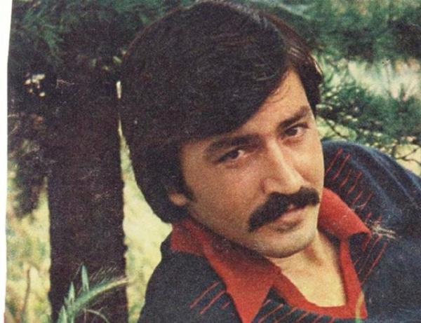 Sanat hayatna 1976 ylnda Ses Dergisi'nce dzenlenen yarmada birinci seildikten sonra, ayn yl Orhan Aksoy ynetmenliinde evrilen Aile erefi adl filmde bir rol stlenerek balad.