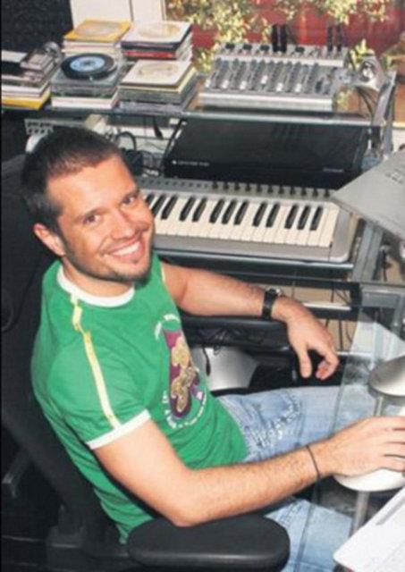 kardei Ozan Doulu nl mzisyen Yurdaer Doulu'nun oullar.