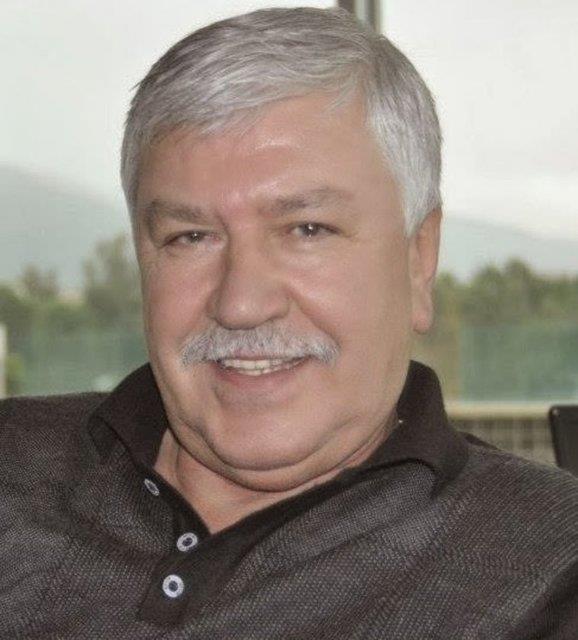 Mahmut Cevher, 1983 ylnda yazd bir de senaryo (Ve Recep Ve Zehra Ve Aye) denemesi olan sanat, kendisi gibi oyuncu olan Yonca Cevher Yenel'in babasdr.