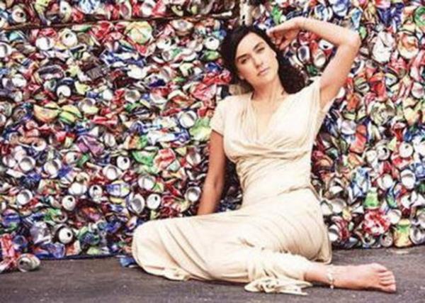 evval Sam'n n annesini geti.