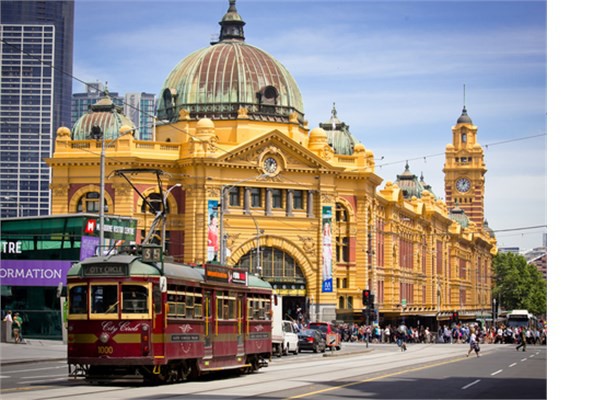 5- Melbourne  Avustralya&#8217;da yerel kurun etkisiyle Melbourne de Sydney gibi son dnem yaam maliyetinin fazlasyla ykseldii ehirler arasna girdi. Melborne&#8217;de bir somun ekmek 4,87 dolar, bir litre st 2 dolar, ya da drt kiilik yemek  794,85 dolar.