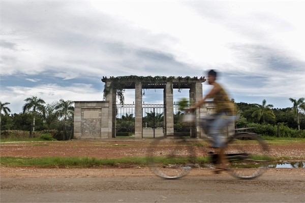6- Singapur  Asya&#8217;nn finans bakenti Singapur&#8217;da artan maalar ve ekonomik iyimserlik fiyatlar yukar ekti. ehirde bir somun ekmek 3,25 dolar, bir litre st 2,86 dolar,   ya da drt kiilik yemek 503 dolar.