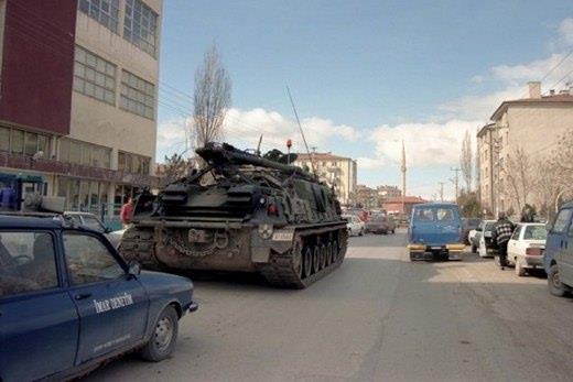 Meslek liselerinin ortaokul ksmlar kapand. Baz rencilerin niversitelere girii, katsay uygulamas ile engellendi.