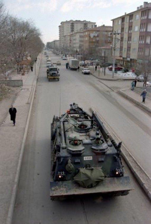 On binlerce maduru ve ekonomiye verdii milyarlarca liralk zarar hi unutulmad ve unutulmayacak. Yaralar zor da olsa sarld, yarg o dnemi soruturmaya balad.