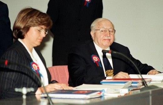 Olaylar filemeler takip etti. Akademisyenler, subaylar ve yneticiler grevlerinden uzaklatrld.