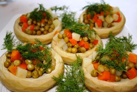 Enginar  <br>  Enginar hem olduka lezzetli hem de faydal bir bitkidir. Karacieri temizledii bilinir ve zellikle karacier deerleri yksek kiilere nerilir. Ayrca bbreklere de faydaldr.