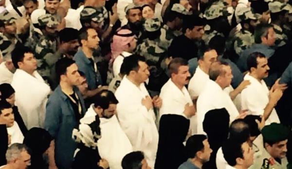 Cumhurbakan Erdoan ile ei Emine Erdoan, Babakan Yardmclar  Yaln Akdoan ve Numan Kurtulmu, Ekonomi Bakan Nihat Zeybekci, Dileri  Bakan Mevlt avuolu da umre yapt.