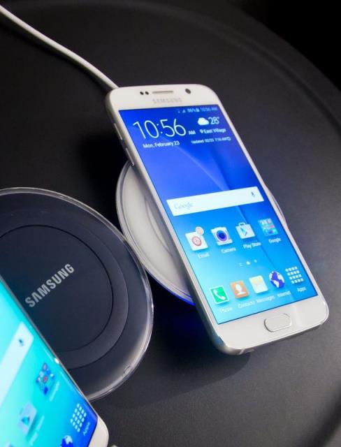 Modelin Home butonu da deiime urad. Samsung Pay sistemi iin gelitirilen ve srkleme yapmak yerine parmanz zerine koyarak okuttuunuz yeni parmak izi okuyucusu nedeniyle buton biraz dar ve biraz uzun tutulmu.