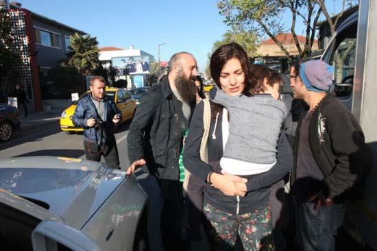 "Hayatmn her dnemi baka birinin hayat gibi" diyen Ergen o gnleri anlatrken "Paspas da sattm, karaborsa bilet de...