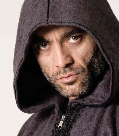 Kk yalardan beri oyunculuk yapmak istediini belirten Kuyucu, &#8220;Dnyann hemen hemen tm lkelerini gezdim. Herkes oyunculuk yapyormuum gibi tepkiler gsteriyordu. Bunun zerine yapt ileri brakp Trkiye&#8217;ye yerletim. Birka dizi grmesinde olumlu sonu alnca oyunculua baladm&#8221; dedi. Kuyucu, ngilizce bildii iin Trkiye&#8217;de ekilen Taken 2 adl sinema filminde Mirko karakterini oynad.