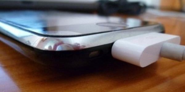 Telefonunuzun pili bitip kapanana kadar arj etmeyin.  <br>  Bu da lithium-ion pillerle ilgili bir baka mittir. Telefonunuzun bataryas tam olarak bitmeden arja takmak ona zarar vermez, aksine faydal bile olabilir.