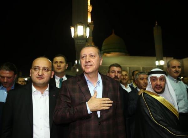 Erdoan ziyaret srasnda youn sevgi seliyle karlat.