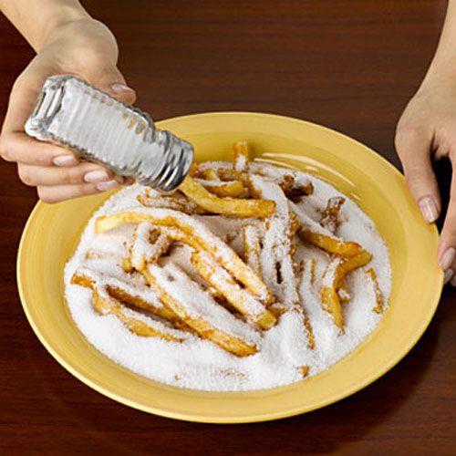 Tadna bakmadan yemee tuz atmaktr