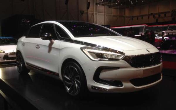 Cenevre Fuar&#8217;nn Trkiye asndan en nemli yeniliklerinden biri sadece Hyundai zmit fabrikasnda retilip dnya pazarlarna satlan i20&#8217;nin 3 kapl sportif versiyonunun dnya tantm oldu.