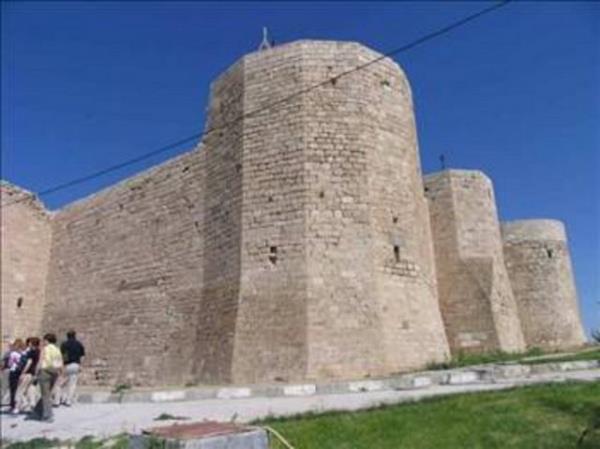 KARAMAN lk ismi Laranda&#8217;dr. Seluklu ve Osmanllarda ki ismi Larende idi. Karamanoullarnn bakenti olduundan buraya daha sonra Karaman ad verildi.