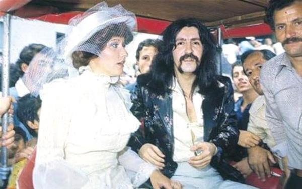 Bar Mano ile Lale alar