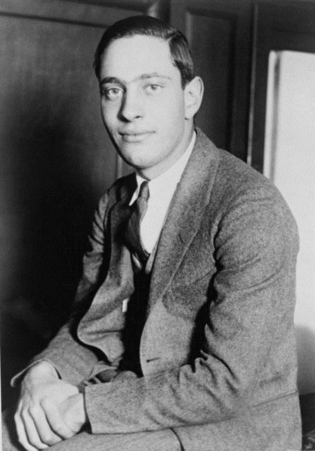 37. Nathan Leopold <br>    1904'te Chicago'da doan Nathan Leopold 210 IQ ile bir ocuk dahiydi ve ilk kelimelerini 4 aylkken konumaya balamt. Ancak cinayetten tutuklanp 33 yln hapiste geirdi. 1971'de 67 yandayken Porto Riko'da ld.