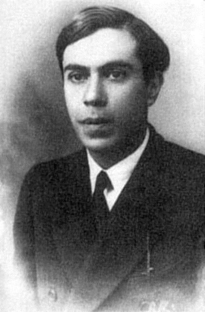 17. Ettore Majorana     Ettore Majorana nkleer reaksiyon yaratan ntrino ktlelerini inceleyen talyan teorik fizikiydi. IQ'su 183-200 aras deimekteydi.