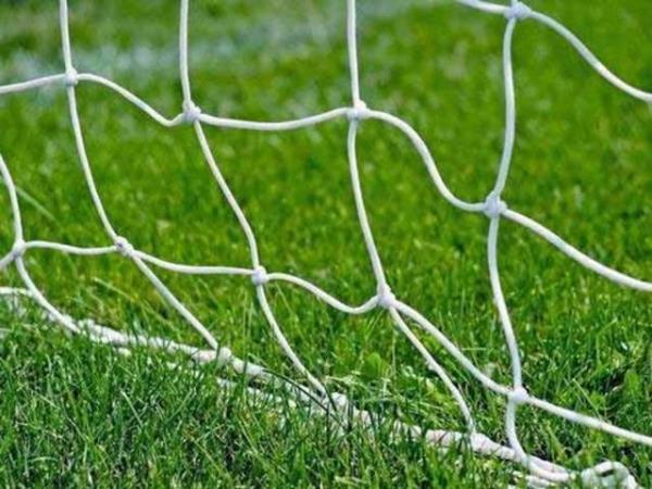 Finlandiya'nn unutulmaz oyuncularndan Pentti, 1986'da kendi kalesine 5 gol att. Matan sonra takm arkadalar tarafndan Pentti'ye 'pusula' bile alnd.