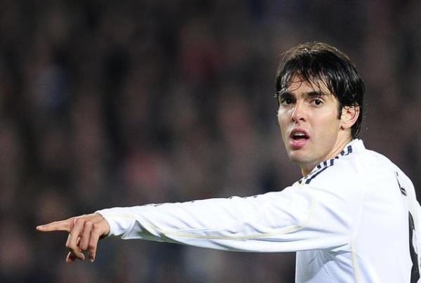 Kaka gelirinin yzde 40'n Rio'da bulunan Igreja Universal do Reino de Deus adl bir kiliseye balyor.