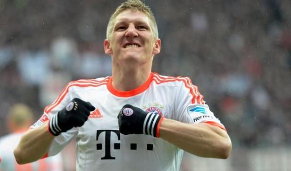 Bastian Scweinsteiger ocukluk yalarnda profesyonel kayaklk ile futbolculuk arasnda bir seim yapmak zorunda kald ve hepimizin bildii gibi futbolculuu seti.