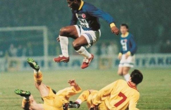 UNUTULMAZ ANLAR<br>  Fenerbahe - Galatasaray derbilerinin en zel kareleri