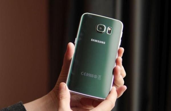 zekim kameras da cihazdaki teknolojinin etkileyici bir paras.Galaxy S6 Edge 10 Nisan 2015 tarihinden itibaren kresel sata sunulacak. Fiyatlandrma hala bilinmiyor ama tahminlere gre 750 $ gibi bir fiyat ile gelebilir.